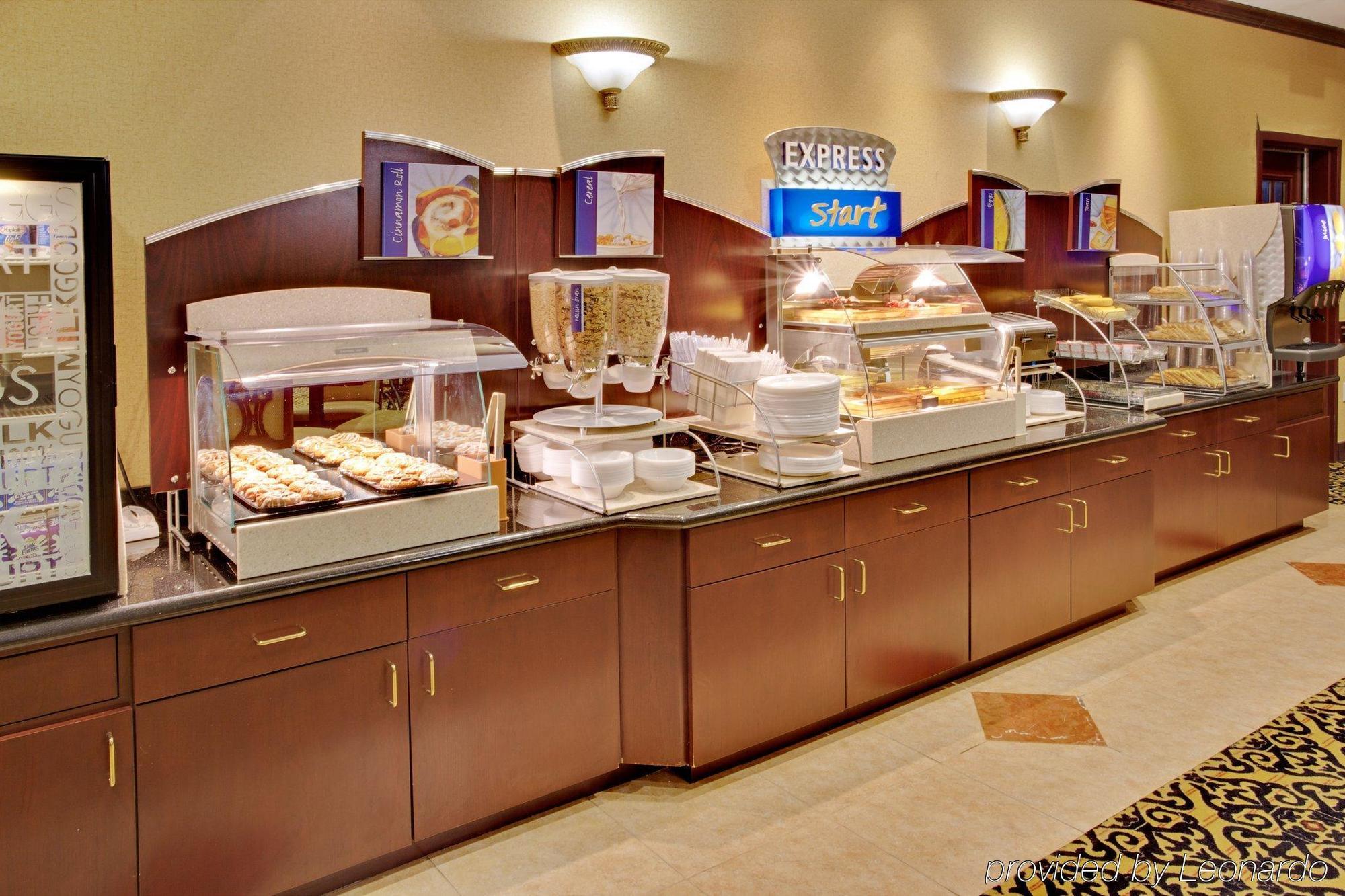 โรงแรมฮอลิเดย์อินน์เอ็กซ์เพลส วาร์ตัน Wharton ร้านอาหาร รูปภาพ